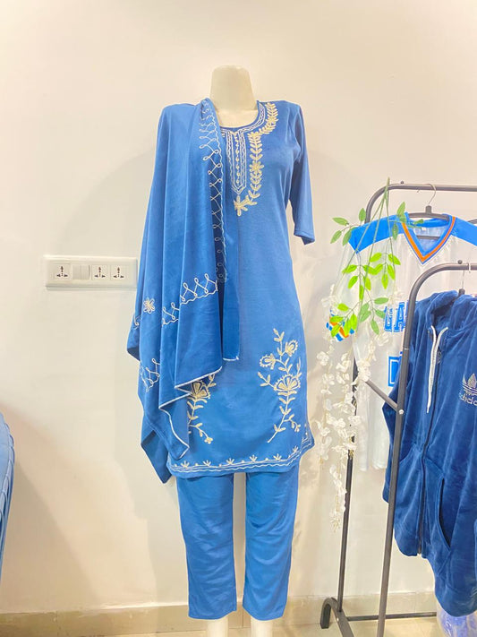 Deevaz Women Royal Blue Velvet Suit Set.