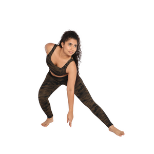 Deevaz Pair Of Comfort Fit Active Sports Bra & Snug Fit Active Ankle-Length Tights In Printed olive Color..