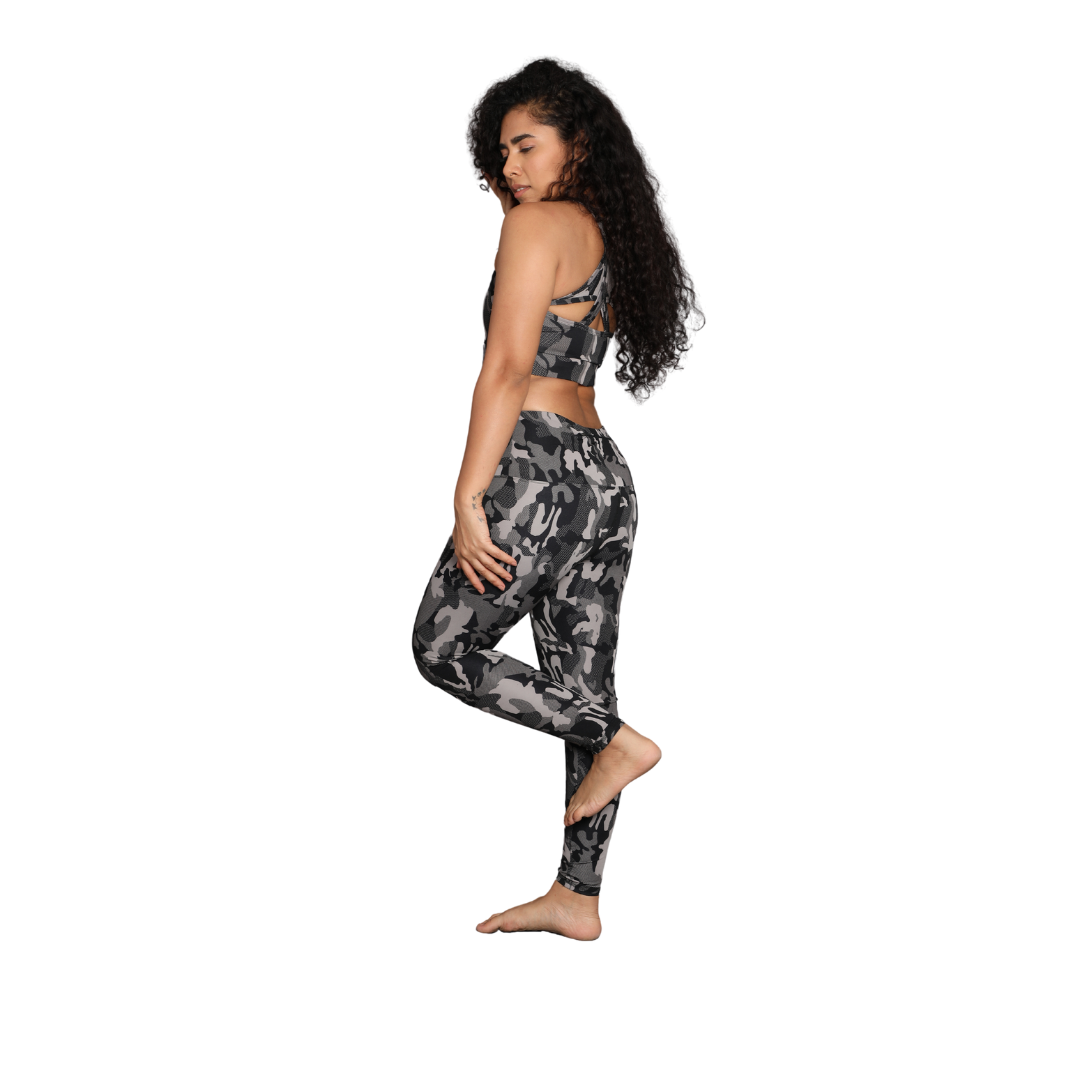 Deevaz Pair Of Comfort Fit Active Sports Bra & Snug Fit Active Ankle-Length Tights In Grey Camouflage Color.