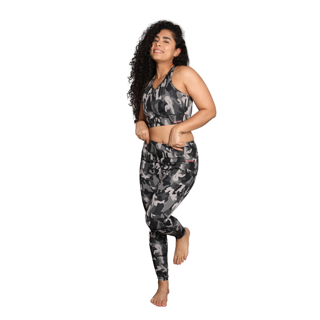 Deevaz Pair Of Comfort Fit Active Sports Bra & Snug Fit Active Ankle-Length Tights In Grey Camouflage Color.