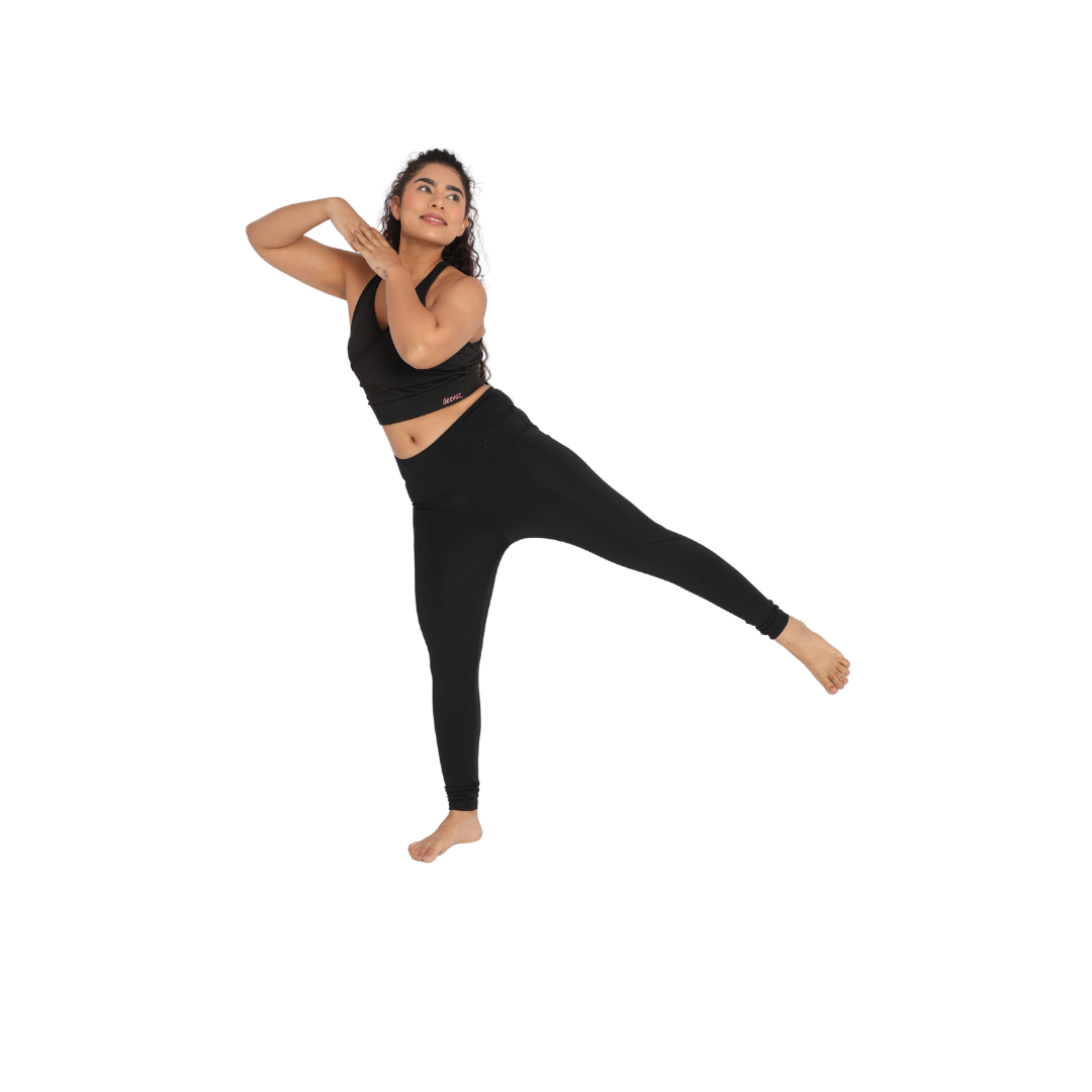 Deevaz Pair Of Comfort Fit Active Sports Bra & Snug Fit Active Ankle-Length Tights In Black Colour.