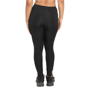 Deevaz Pair Of Comfort Fit Active Sports Bra & Snug Fit Active Ankle-Length Tights In Black Color.