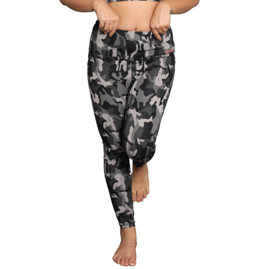 Deevaz Pair Of Comfort Fit Active Sports Bra & Snug Fit Active Ankle-Length Tights In Grey Camouflage Color.