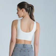 Load image into Gallery viewer, Deevaz Seamless Non-Wired Sports Bra With Removable Cups In White Colour