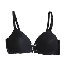 Load image into Gallery viewer, Deevaz Black Seamless Lightly Padded Non-Wired Bra.